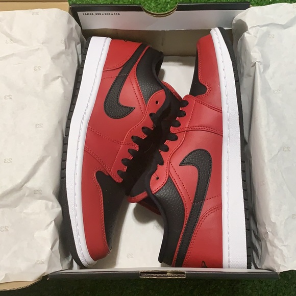 Air Jordan 1 Low Reverse Bred Pebbled Swoosh 🔥 - Picture 9 of 10